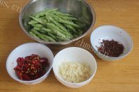 质嫩爽口的干煸四季豆做法图解1)