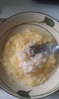 美味的土豆糯米饼做法图解2)