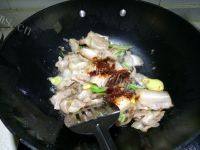 妈妈做的蒜苗回锅肉做法图解5)