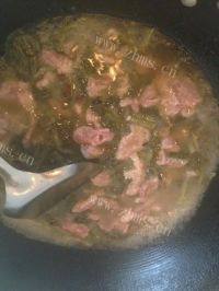 口感极佳的香辣酸菜肉片做法图解11)