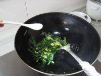 简单的韭菜炒鸡蛋做法图解9)