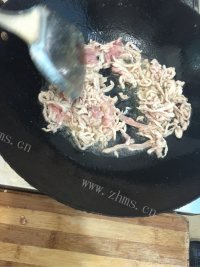 美味的青椒丝炒肉丝做法图解4)