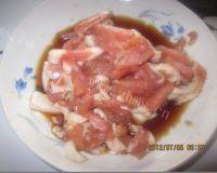 美味香干炒肉丝做法图解3)