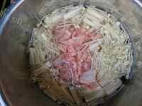 金针菇肉片汤做法图解3)