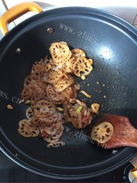 家常菜酸辣藕片做法图解7)
