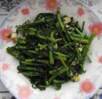 香气逼人的清炒茼蒿