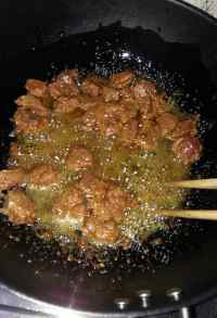 豌豆牛肉粒做法图解7)