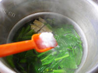 美味油菜蕻面结龙骨汤做法图解9)