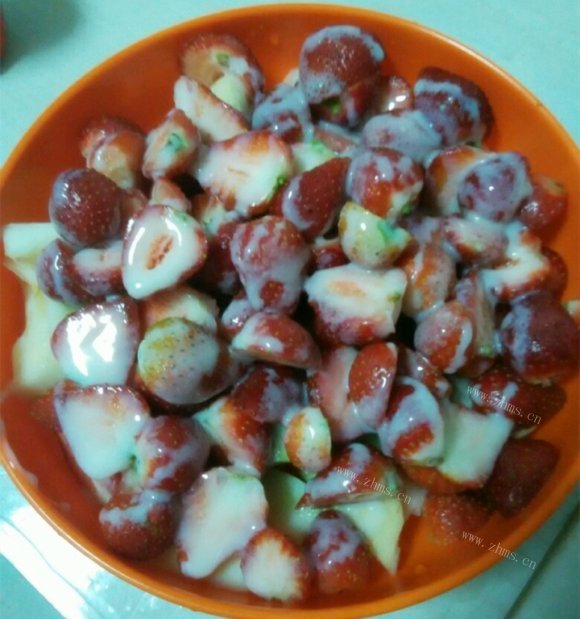 鲜香的草莓沙拉