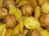 美味可口的土豆烧肉圆做法图解9)