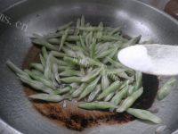 家常菜豆角炒鸡蛋做法图解6)