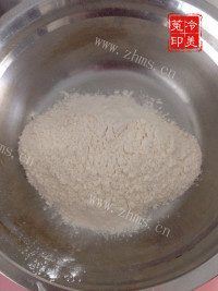 可口的蔓越莓梅花饼做法图解3)