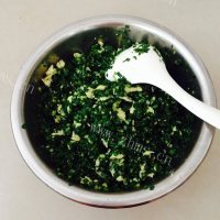 营养韭菜鸡蛋素火烧做法图解7)