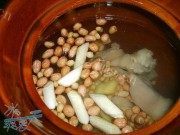 好吃黄豆花生炖猪蹄做法图解4)