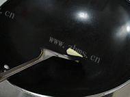 美味的薏米鲫鱼汤做法图解5)