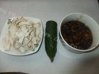 香菇肉酱拌面做法图解1)