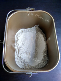 漂亮的桃心三明治做法图解2)