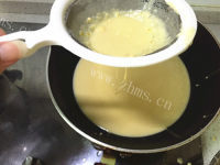 自制金沙奶黄月饼做法图解9)