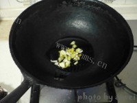 美味的烩麻食做法图解3)
