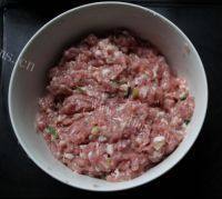 自己做的荠菜肉馄饨做法图解2)