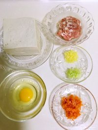 家常菜煎酿豆腐做法图解1)