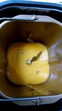 自制南瓜面包做法图解3)