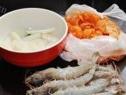 自制虾仁炒年糕做法图解1)