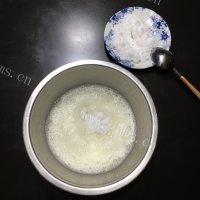 自制巧克力天使蛋糕做法图解2)