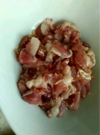 独特的香辣肉片做法图解2)