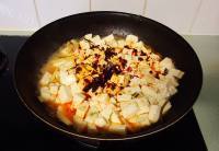 爱上冬菇鸡丝煮辣豆腐做法图解8)