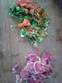 口感极佳的干豆角炒肉做法图解2)