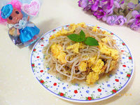 家常菜绿豆芽炒鸡蛋