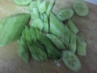 清爽的凉拌黄瓜洋葱做法图解3)