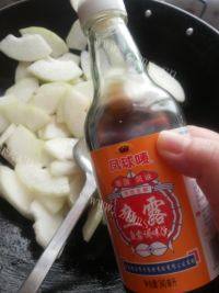 家常菜虾皮焖冬瓜做法图解4)