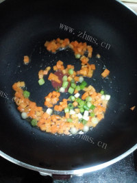 好吃的肘花肠炒饭做法图解5)