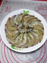美味的蒜蓉虾做法图解9)