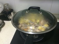 家常菜土豆焖排骨做法图解8)