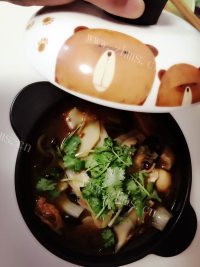 自制骨汤麻辣烫做法图解11)