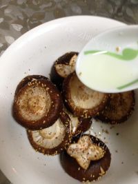 好吃的黑胡椒烤香菇做法图解5)