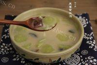 美味的皮蛋黄瓜汤