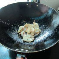 家常菜豆腐煮鱼做法图解5)