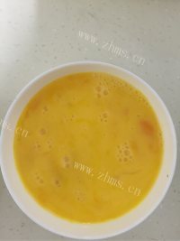 美味的鸡蛋炸酱面做法图解4)
