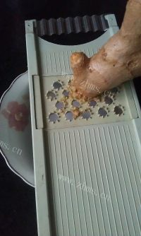 DIY龙井虾仁做法图解1)