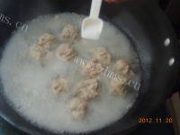 营养丰富的青菜肉丸汤做法图解9)