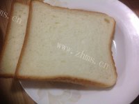 香喷喷的蛋奶面包片做法图解2)