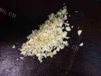 美味的蒜蓉粉丝蒸娃娃菜做法图解2)