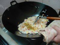 色味俱全的美味蛋炒饭做法图解9)