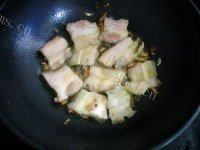 「美味可口」辣白菜炒五花肉做法图解5)