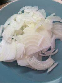 家常菜洋葱土豆做法图解3)