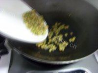 自己做的豌豆蛋炒饭做法图解8)